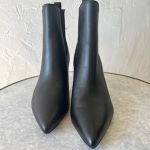 Veronica Beard Leeland Pointed Toe Chelsea Woman Boot in Black (Size 7) IN STORE